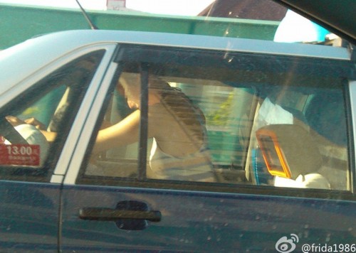 宾馆捉妻子出轨视频 风流妻子出轨视频(点击浏览下一张趣图)