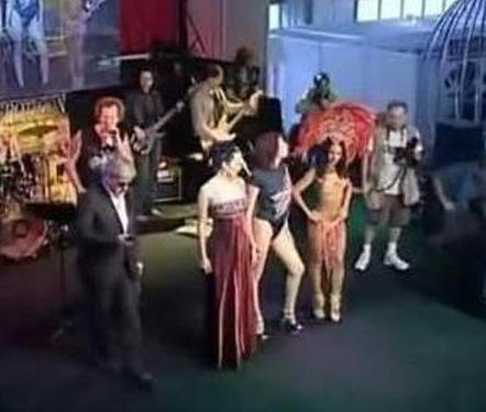 硬鸡大赛比赛视频：世界硬鸡大赛图片(5)(3)(点击浏览下一张趣图)