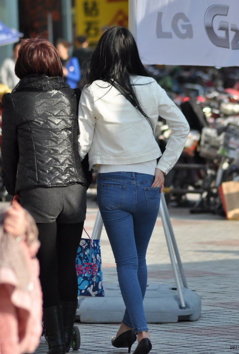 蝴蝶b是极品么：黑蝴蝶和粉蝴蝶(点击浏览下一张趣图)
