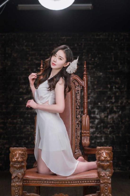 大白兔指的是女生哪里:校花的大白兔任我玩(点击浏览下一张趣图)