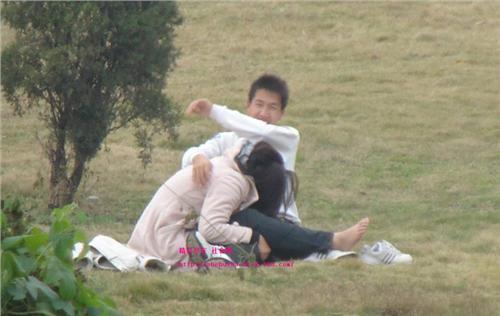 国产免费情侣在线 国语 自拍 青 照片欣赏(4)(点击浏览下一张趣图)