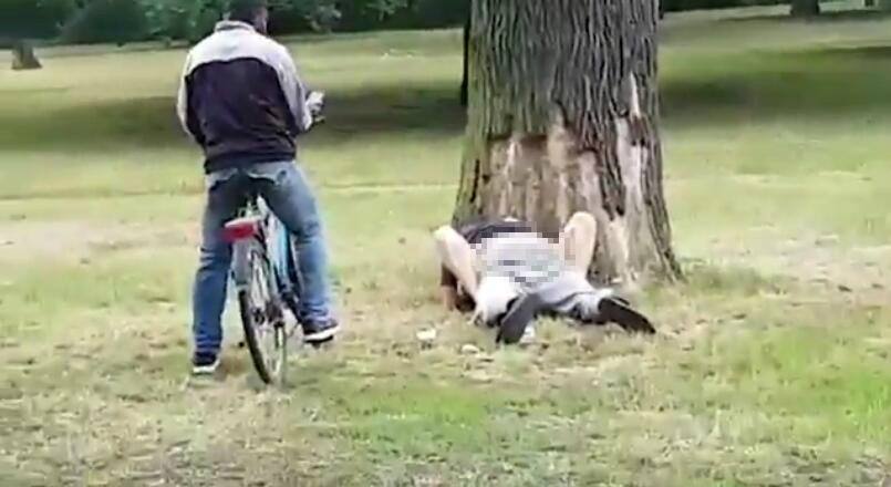 国产超级情侣a视频照片欣赏(3)(点击浏览下一张趣图)