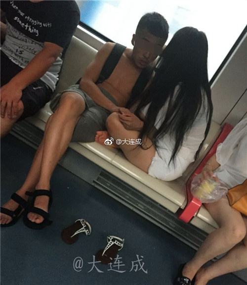 情侣国产自拍thunder艺术照片(点击浏览下一张趣图)