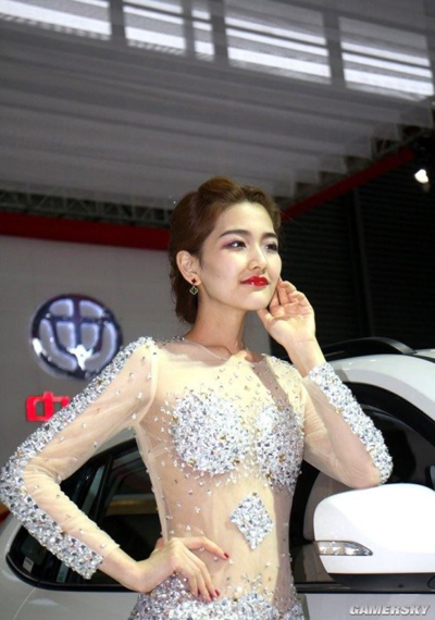 北京美女下体真空图片(4)(点击浏览下一张趣图)