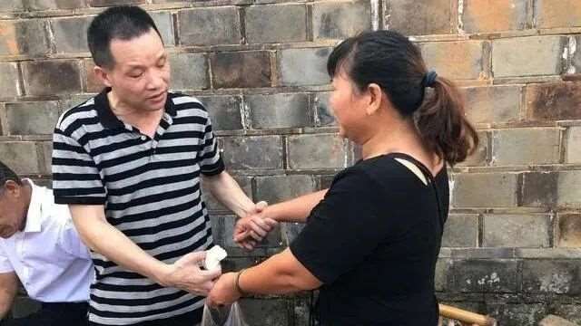 一旦离婚，就意味着，一切都变得不一样了。(8)(点击浏览下一张趣图)