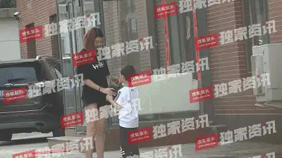 王宝强绯闻的女生冯清,相信王宝强祝福吧(点击浏览下一张趣图) 王宝强绯闻的女生冯清,相信王宝强祝福吧(点击浏览下一张趣图)