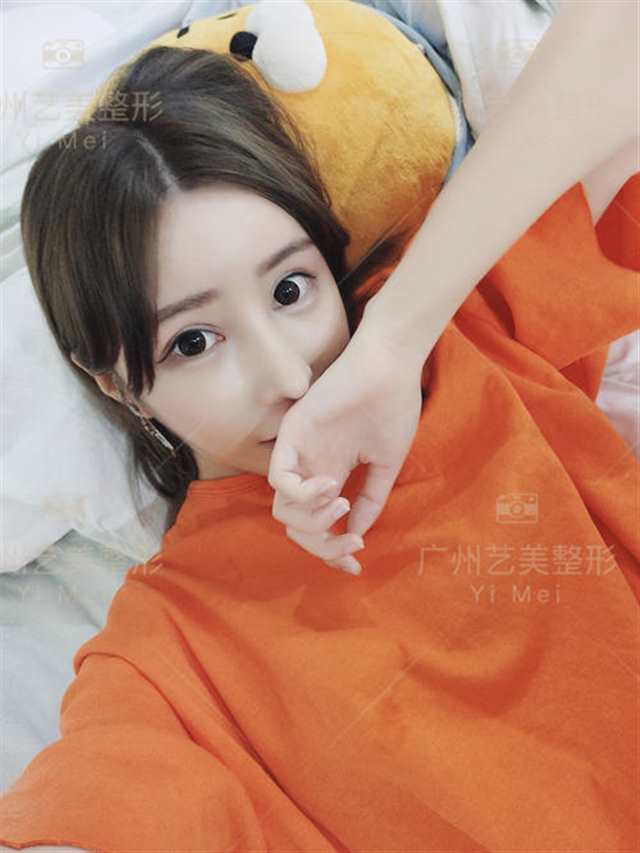 交换配乱吟粗，看到伯恩母亲洗浴的样子…(2)(点击浏览下一张趣图)