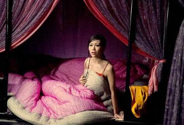 蓉蓉，为了大牛和我们老牛家,今晚我要爽死你,好硬(2)(点击浏览下一张趣图)