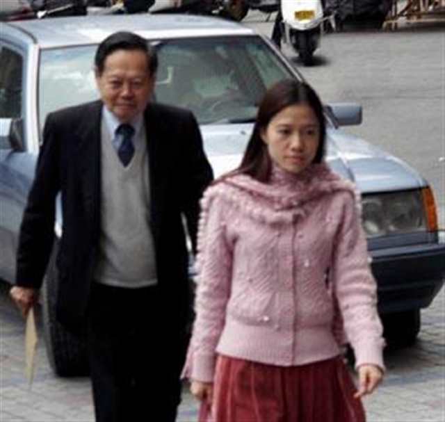 翁帆和杨振宁有做个爱吗(点击浏览下一张趣图)