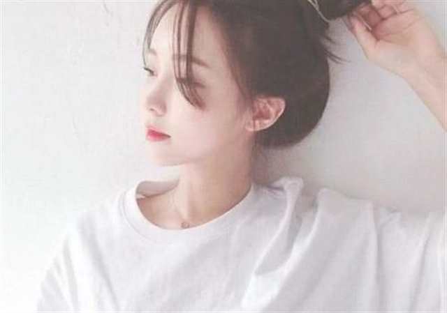 撩男生的贴身动作(2)(点击浏览下一张趣图)