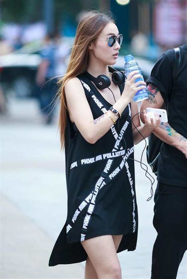 老公好大赛的满满的 你男人的好大啊(3)(点击浏览下一张趣图)