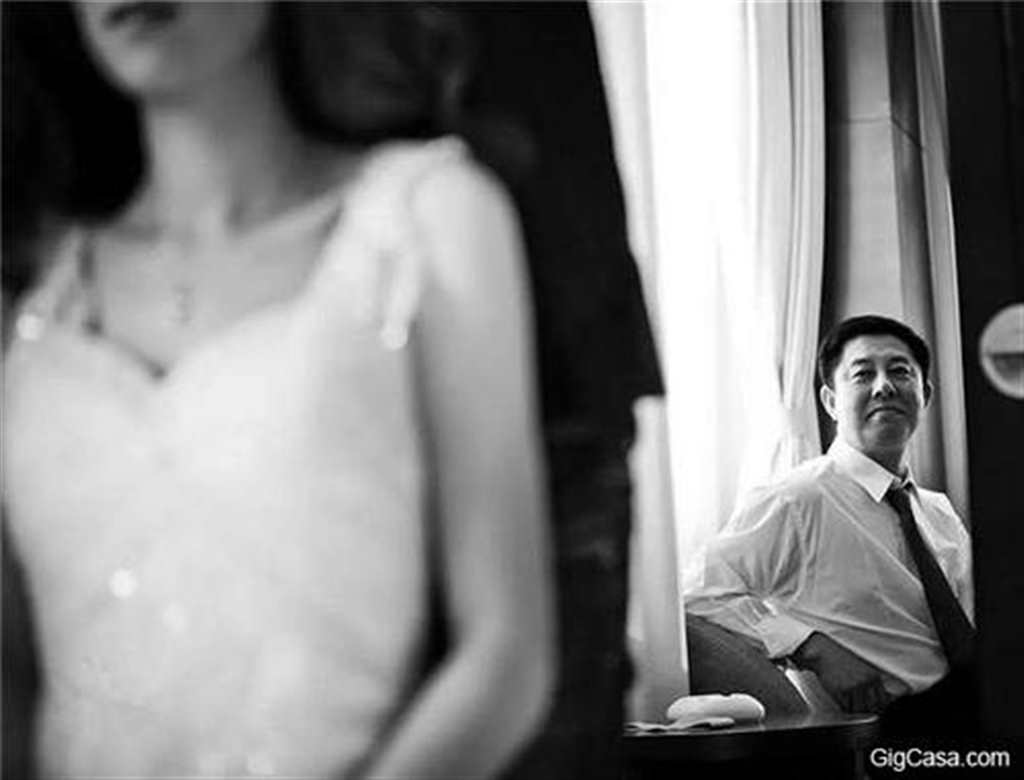 妈妈去世早我把自己给了爸爸 我是一个冷酷无情的女性(2)(点击浏览下一张趣图)