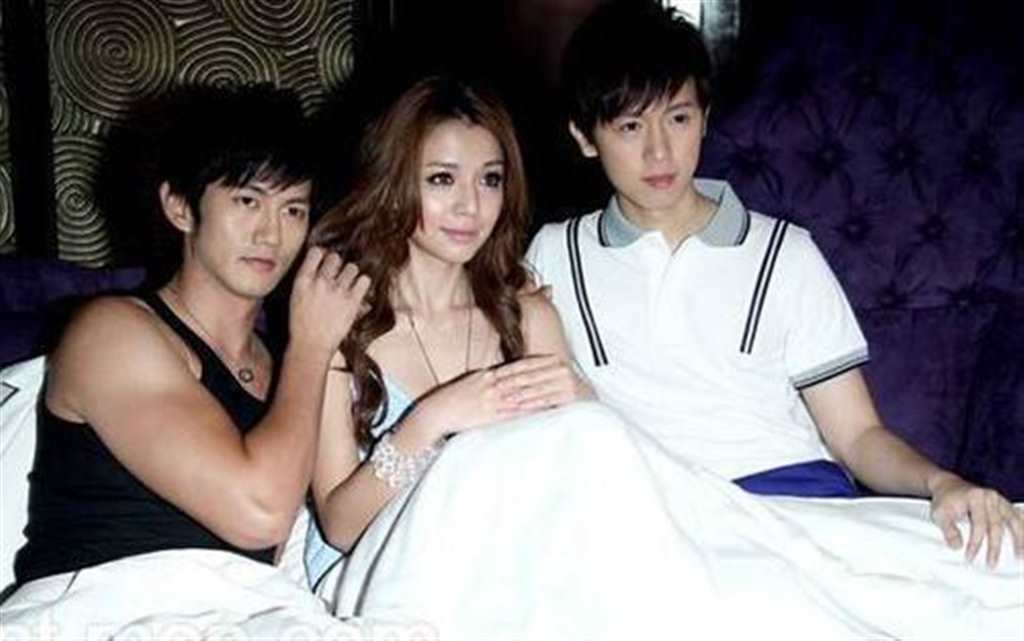 最近老婆给我商量想找个男的(3)(点击浏览下一张趣图)