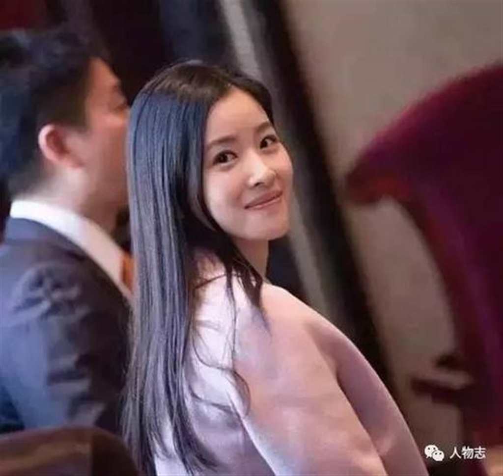 傻儿子的比老公大 你轻一...别停...(3)(点击浏览下一张趣图)