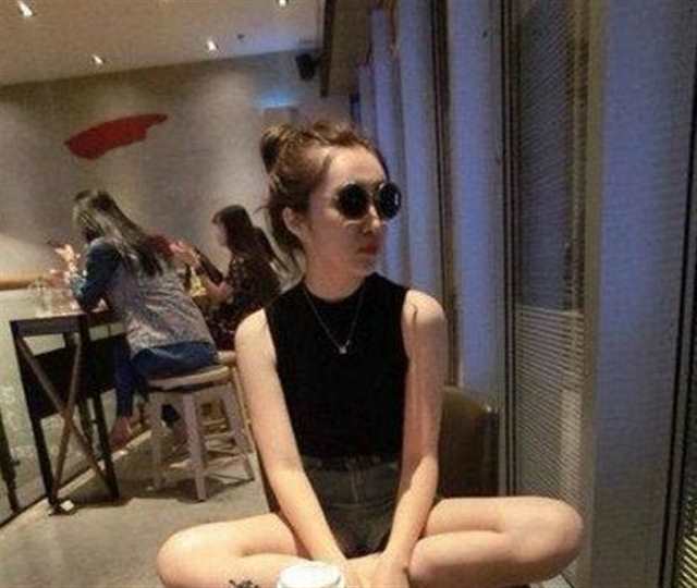 儿子你的大机把太大了 喜欢摸孩子小鸡鸡(2)(点击浏览下一张趣图)