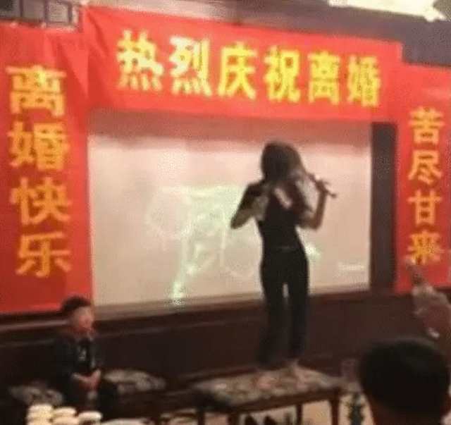 儿子想上我却不敢说 今年45岁(点击浏览下一张趣图)