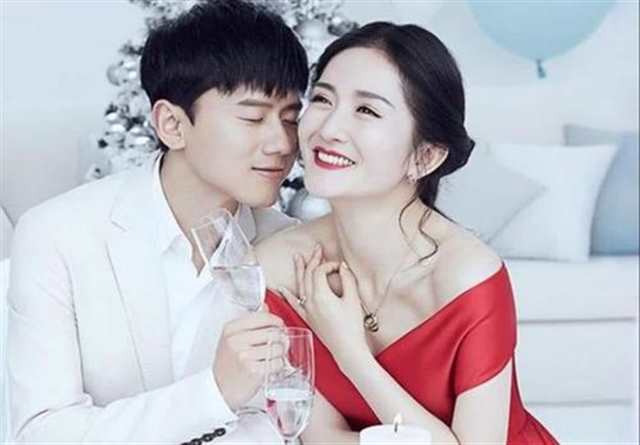 离婚后和父亲互相解决 在外面租房子住(点击浏览下一张趣图)