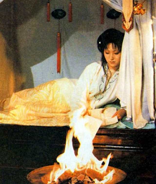 宝玉从黛玉的身体里退了出来 面红耳赤(2)(点击浏览下一张趣图)