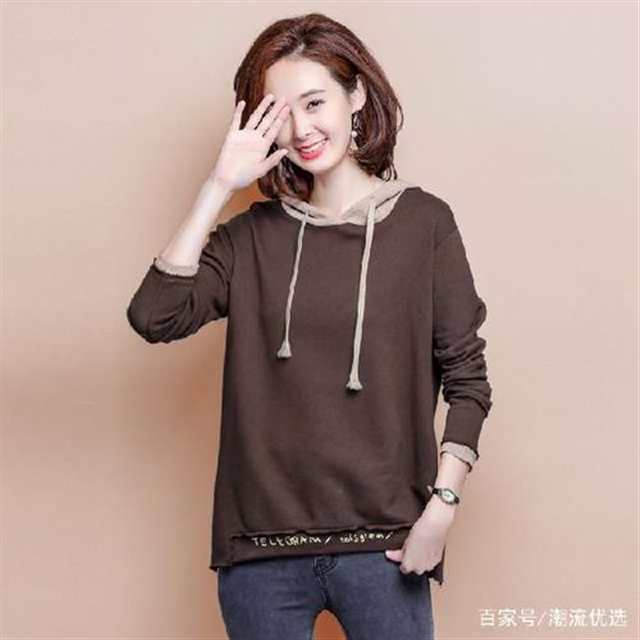 40岁女人穿什么颜色卫衣好看 不仅减龄且休闲时尚又大方(3)(点击浏览下一张趣图)