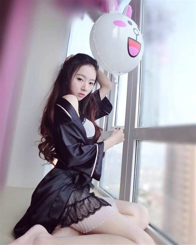 大学门事件武大经管张梦婷，这里到底发生了什么(点击浏览下一张趣图)
