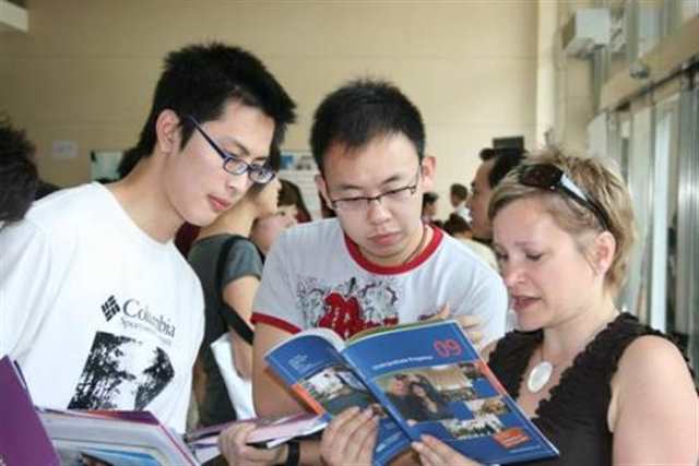 为了保研给教授则睡觉，大学女生援交日记曝光(点击浏览下一张趣图)