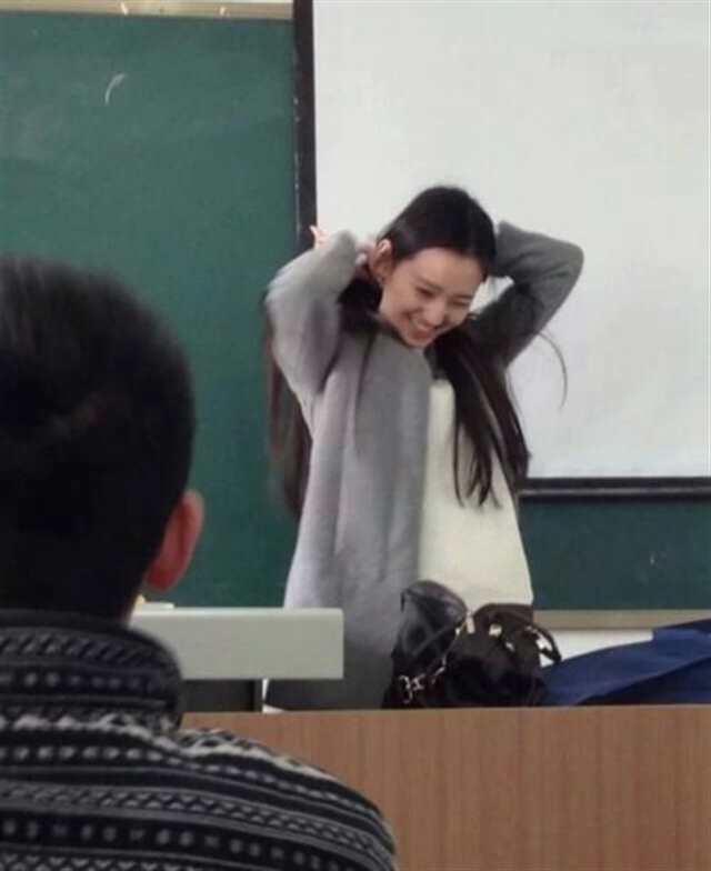 为了保研给教授则睡觉，大学女生援交日记曝光(2)(点击浏览下一张趣图)