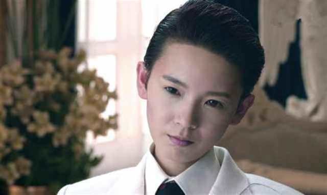 女扮男装假小子偶像剧！中性扮相 刹那惊艳(5)(点击浏览下一张趣图)