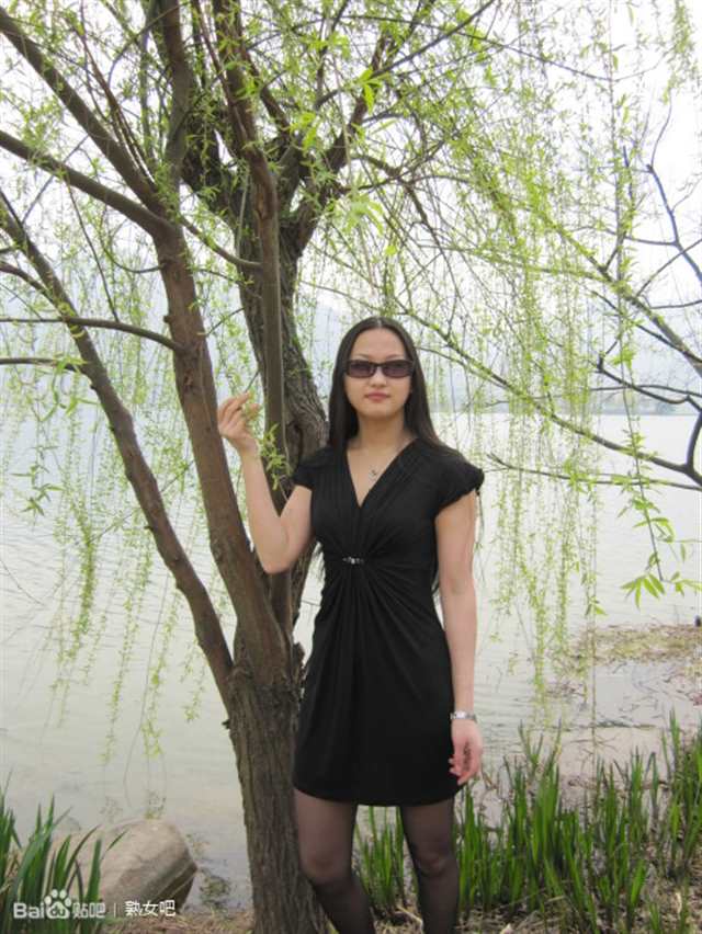 极品美腿黑丝超短裙少妇(点击浏览下一张趣图)