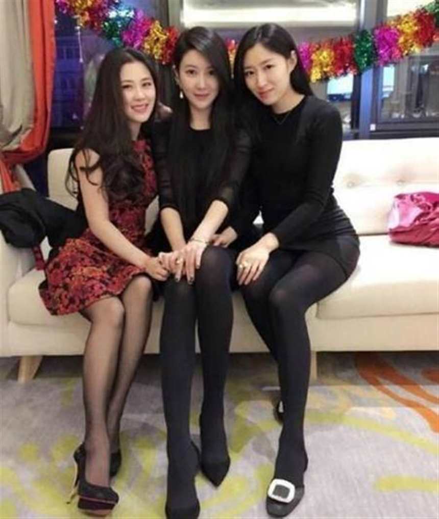 妈妈来做你的第一个女人，我们人生的第一个女人(点击浏览下一张趣图)