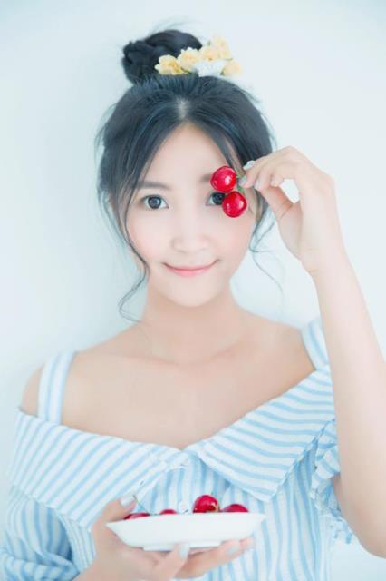 少妇老公不在 我和陌生男子激情做爱3次(点击浏览下一张趣图)