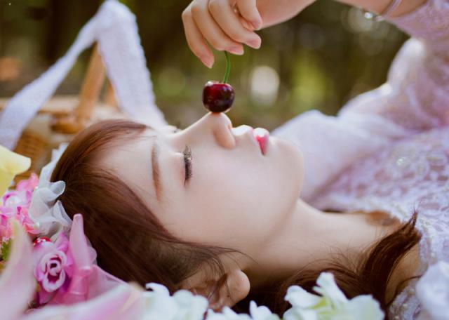 娱乐圈中拥有贴心男闺蜜的幸福女星，你知道几对？(点击浏览下一张趣图)