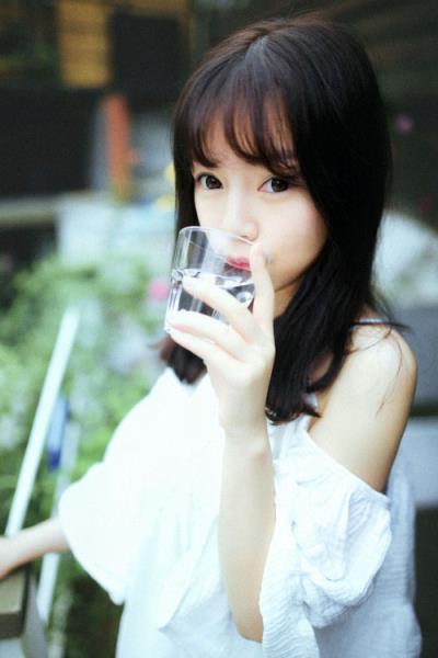 少妇好色男邻居趁老公出差跟我一夜情(3)(点击浏览下一张趣图)