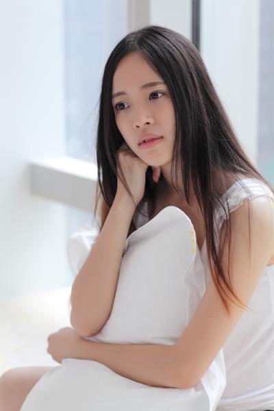 我强行进入年轻小姨子体内(点击浏览下一张趣图)