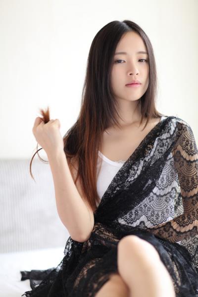 年轻漂亮小姨子变成暧昧情人(点击浏览下一张趣图) 年轻漂亮小姨子变成暧昧情人(点击浏览下一张趣图)