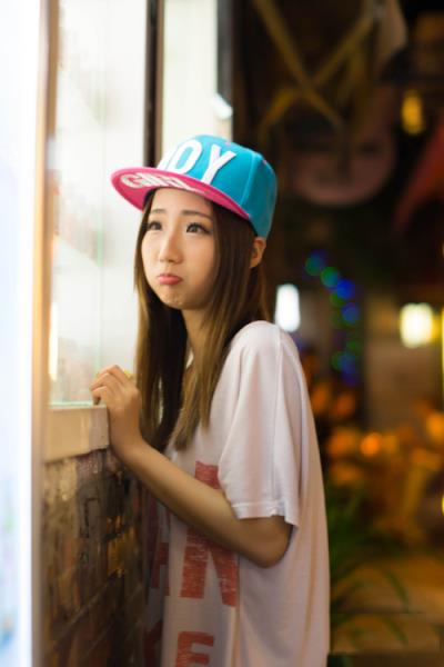 女客户主动献吻引诱我犯错(点击浏览下一张趣图)