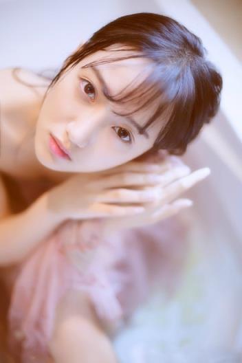少妇老公跟保姆床上翻滚 竟说是解决生理需求(点击浏览下一张趣图)