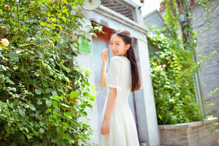 年轻小姨子性冲动诱惑我(点击浏览下一张趣图)