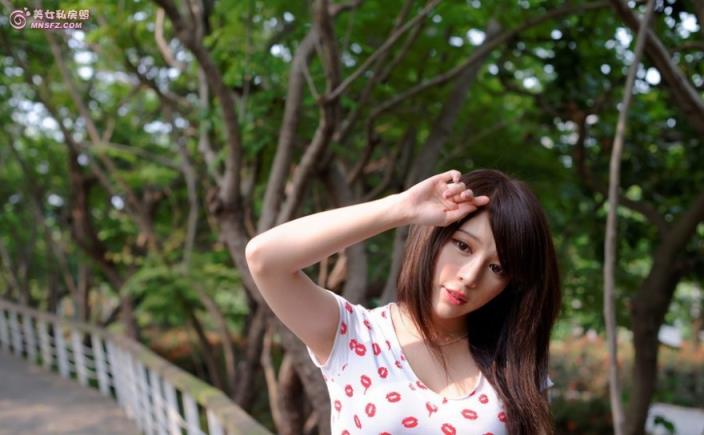 少妇情感做邻居死鬼的地下情人(点击浏览下一张趣图)