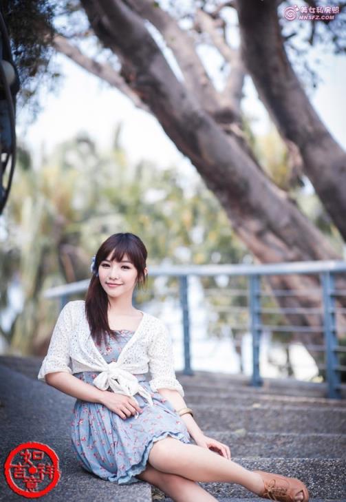 我和漂亮女同事的愉愉性爱故事(4)(点击浏览下一张趣图)