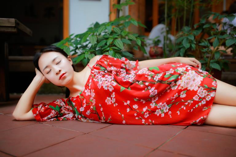 情感老婆出轨后我把小姨子抱上床(2)(点击浏览下一张趣图)