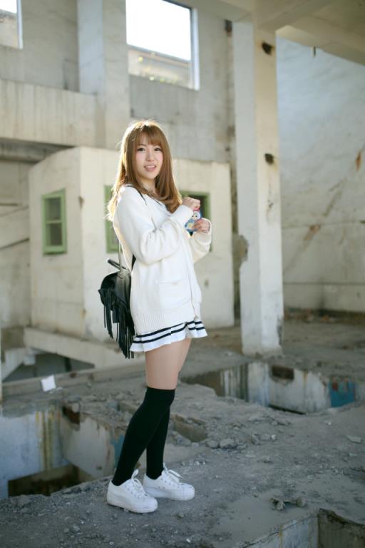 小姨子失恋后 竟公然抱着我求安慰(2)(点击浏览下一张趣图)