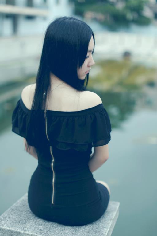 少妇游泳游出来的婚外情(点击浏览下一张趣图)