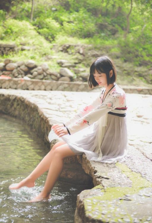 她“被当小三”7年后惨被抛弃，西班牙旅行嫁给富豪！(点击浏览下一张趣图)