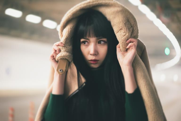 老婆不在家 小姨子爬上我的床(点击浏览下一张趣图)