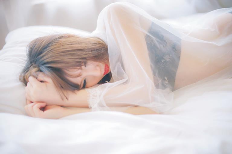 妻子好情人俏，我如何选？(点击浏览下一张趣图)