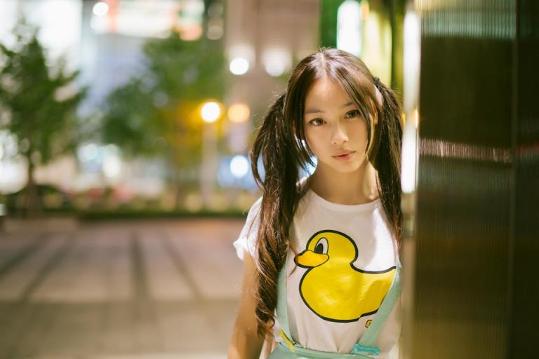 年轻的小姨子竟只穿着吊带丝袜勾引我和他性爱(4)(点击浏览下一张趣图)