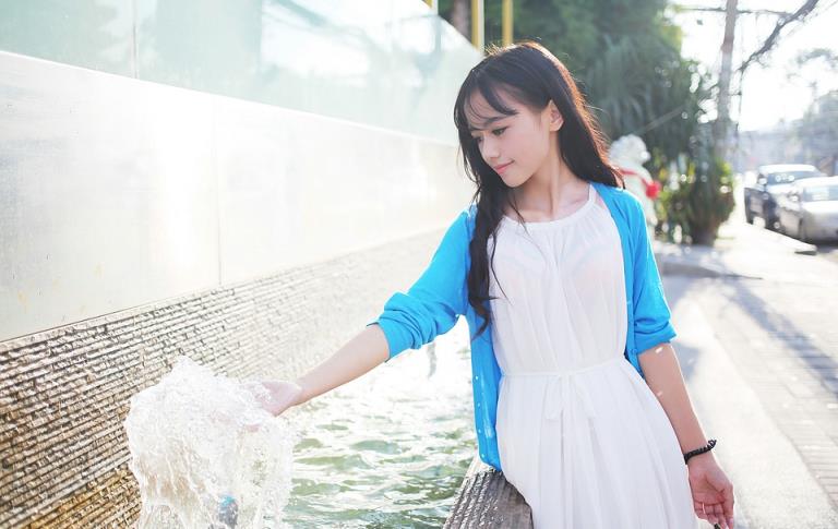 少妇洞房之夜我没有落红(点击浏览下一张趣图)