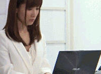 美女被叉叉的动态图片