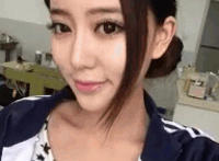 美女吃男人香蕉动态图：美女吃男人香肠图片