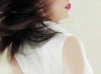 女人叉男人动态图片：蔡妍不带罩的照片